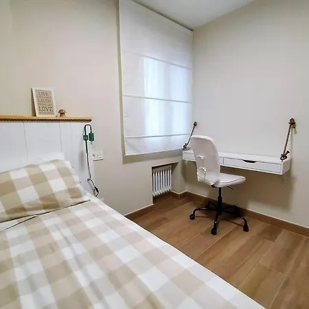Апартаменты Piso Con Encanto En Pleno Centro Овьедо